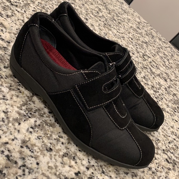 MUNRO American “Jolie” Sport Velcro Shoes—SZ. 8. Like New. - Picture 2 of 11